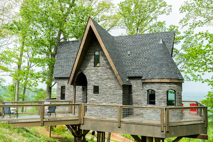 Treehouse in Woodfin, North Carolina, United States