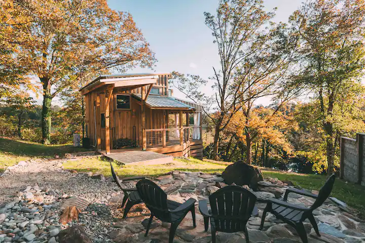 CUSTOM BUILT 200sqft HAND-CRAFTED TINY HOUSE