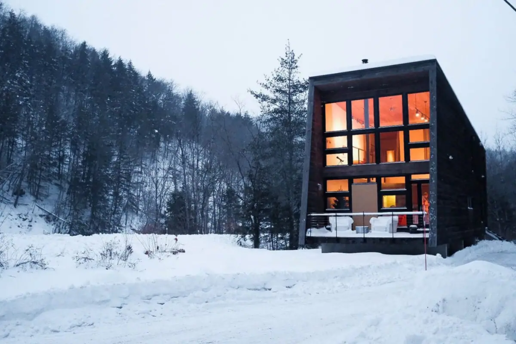 Exploration of the Green Mountain Modern House in Vermont