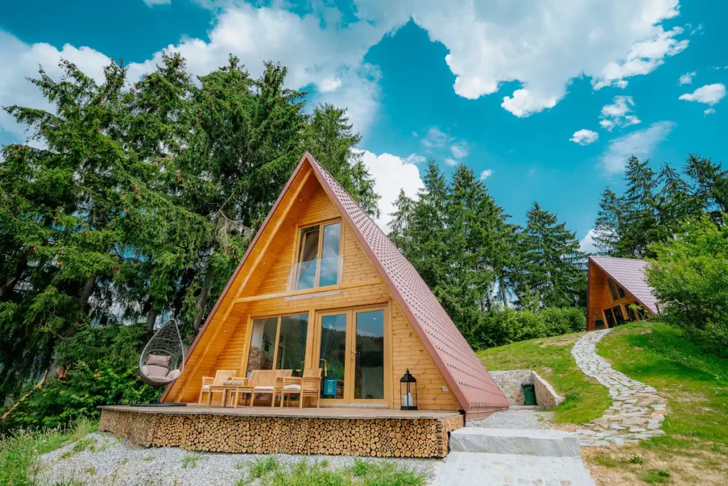 Fantastic A-Frame Cabin In A nature lodge In Borsa, Romania