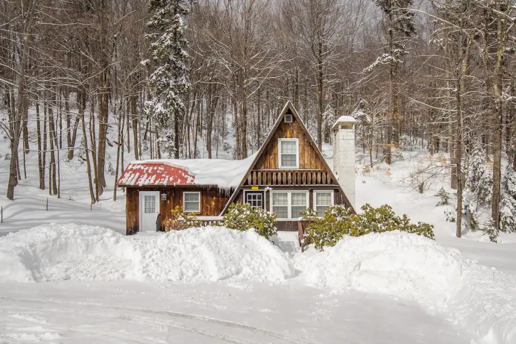 Amazing A-Frame Cabin Near 3 Ski Resorts! Charming